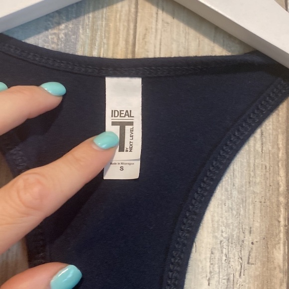 Best friends graphic racer back | size small - Picture 4 of 5